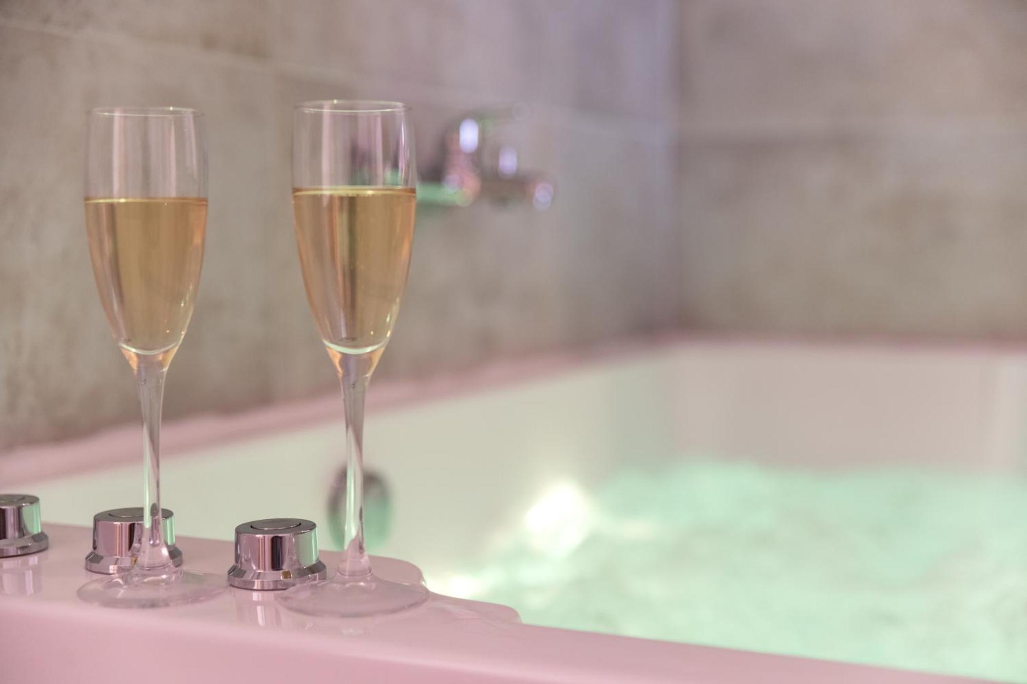 Le Fruit Defendu "Love Room" Jacuzzi Centre Ville Rouen Exterior foto